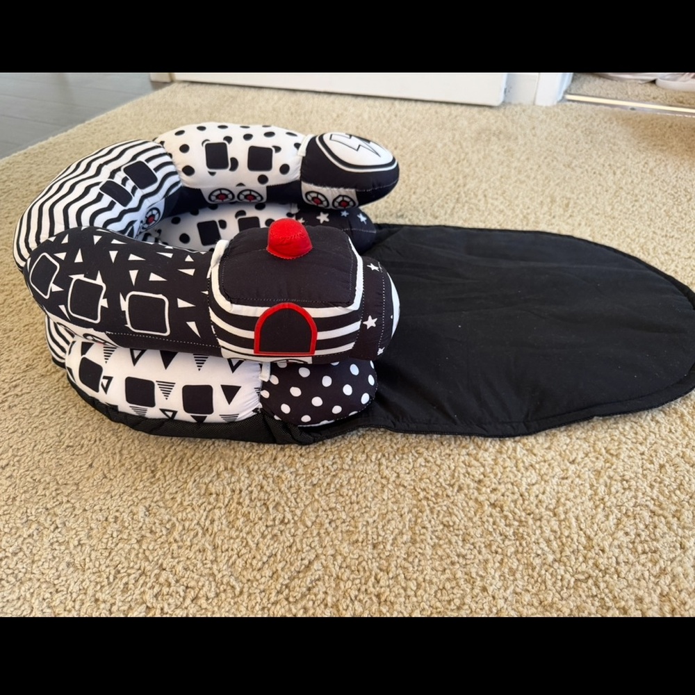Lovvie & Joy 2-in-1 Tummy Time Mat & Seated Support
